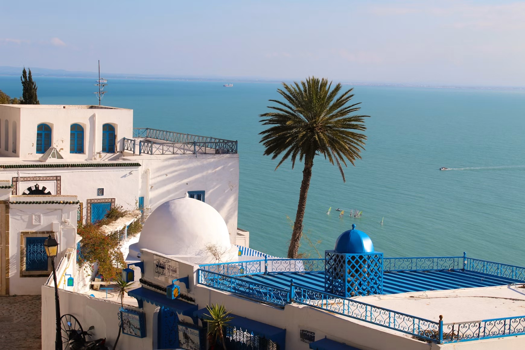 Sidi Bou Saïd et la Méditerranée turquoise